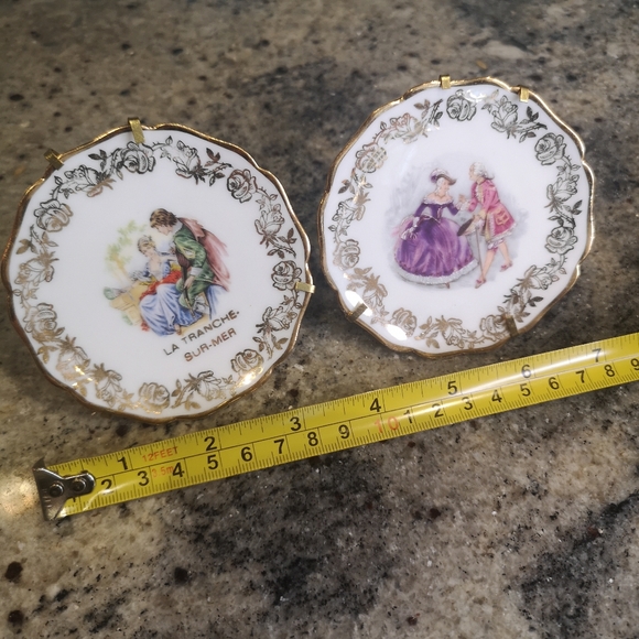 A Pair Of Vintage Limoges France 3.5" Plates With Metal stand/ Hanger, Gold Rim - Picture 10 of 11
